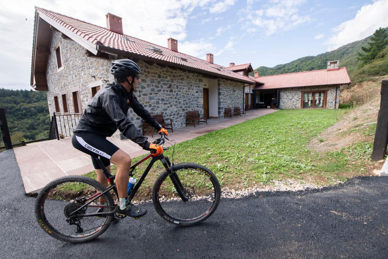 Apartamentos Los Picos De Europa Colio Екстер'єр фото