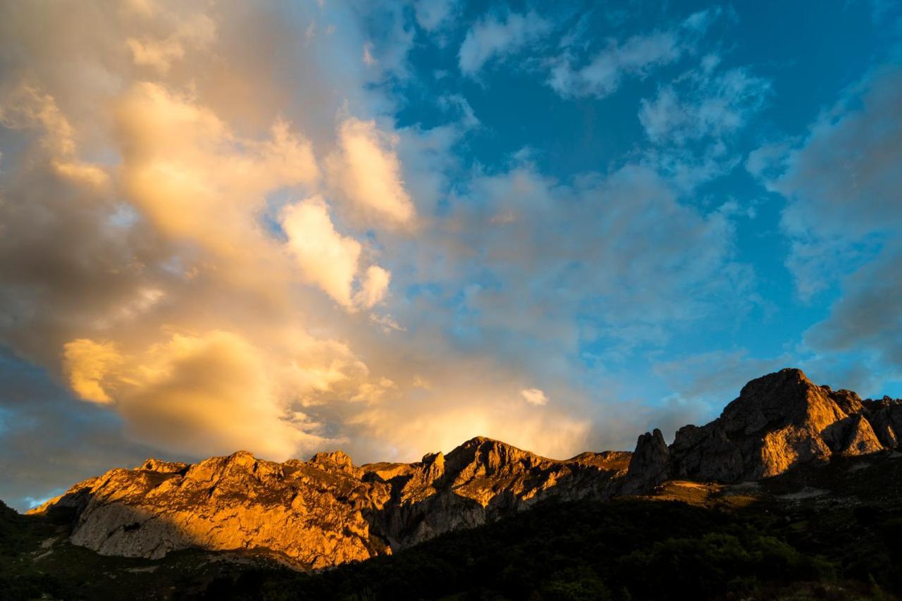 Apartamentos Los Picos De Europa Colio Екстер'єр фото