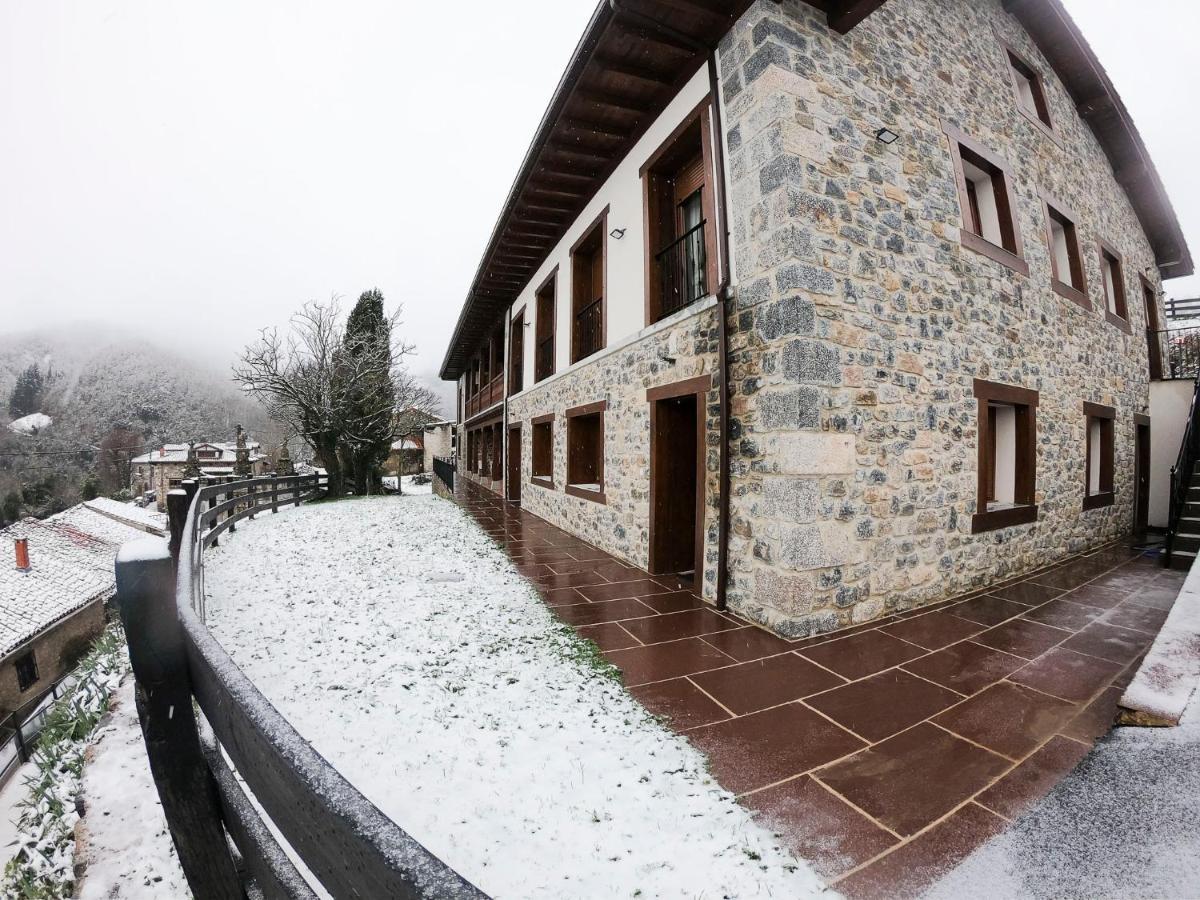 Apartamentos Los Picos De Europa Colio Екстер'єр фото
