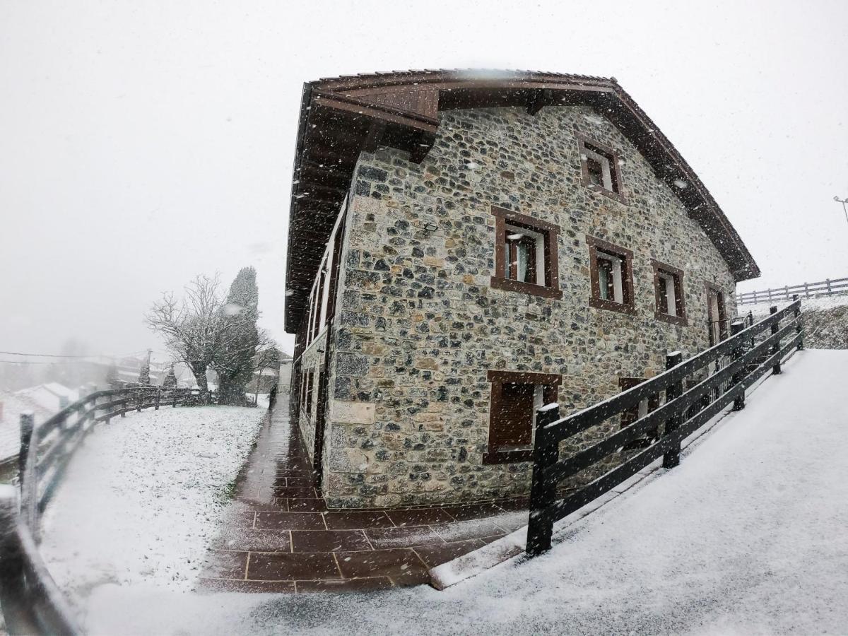 Apartamentos Los Picos De Europa Colio Екстер'єр фото